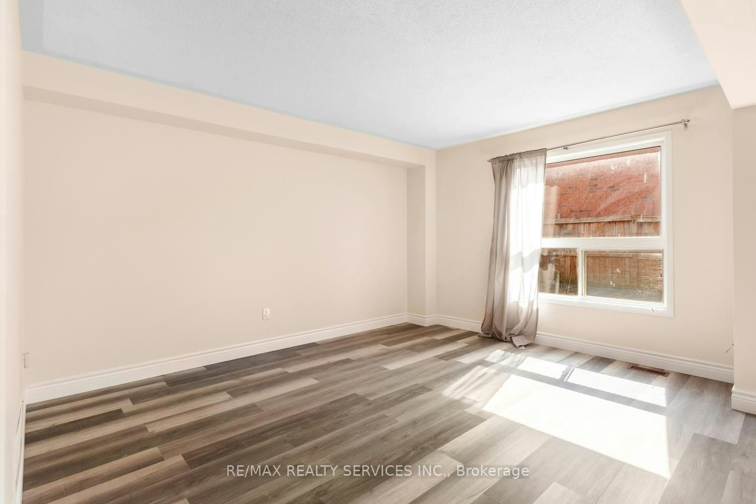4 Farthingale Crescent, Brampton, ON, L7A 1R3 - 11