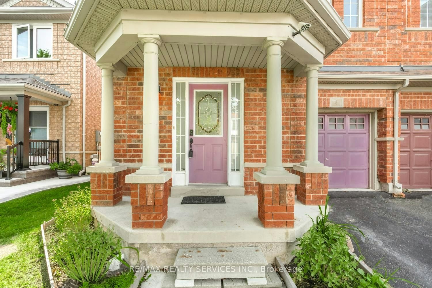 4 Farthingale Crescent, Brampton, ON, L7A 1R3 - 2