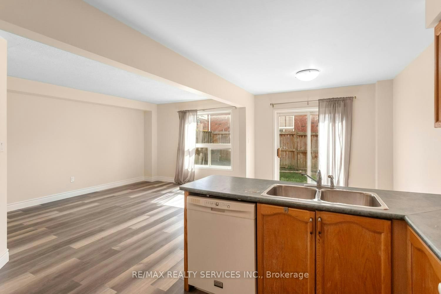 4 Farthingale Crescent, Brampton, ON, L7A 1R3 - 10