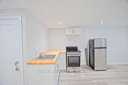 Studio Bsmt-130 Duncanwoods Drive, Toronto, ON, M9L 2E1 - 4
