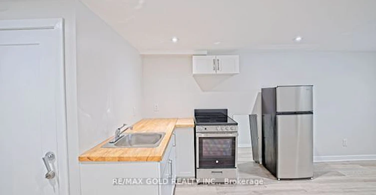 Studio Bsmt-130 Duncanwoods Drive, Toronto, ON, M9L 2E1 - 4