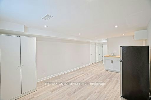 Studio Bsmt-130 Duncanwoods Drive, Toronto, ON, M9L 2E1 - 3