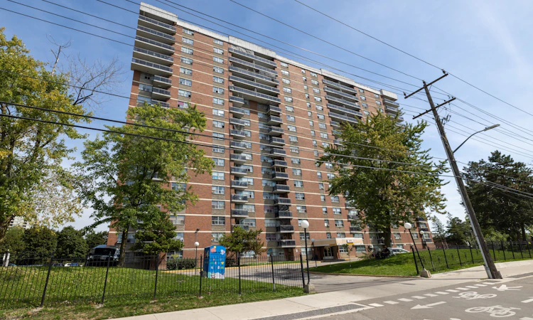 506-2645 Kipling Avenue