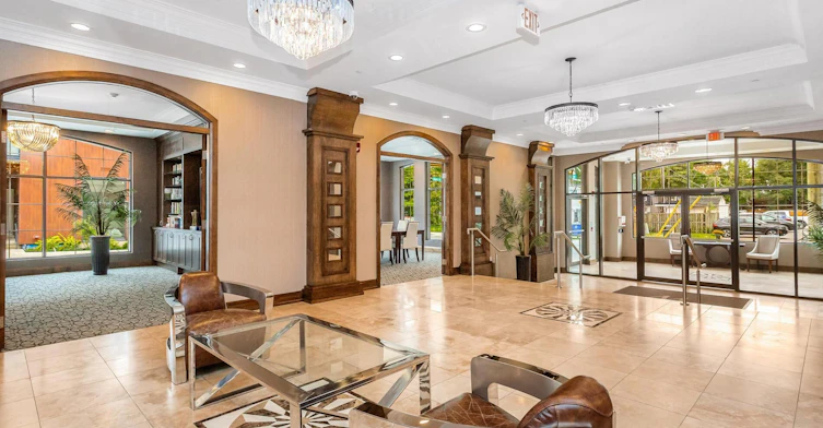 302-205 Lakeshore Road W, Oakville, ON, L6K 0H8 - 6