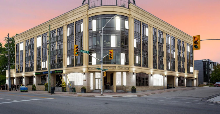 302-205 Lakeshore Road W, Oakville, ON, L6K 0H8
