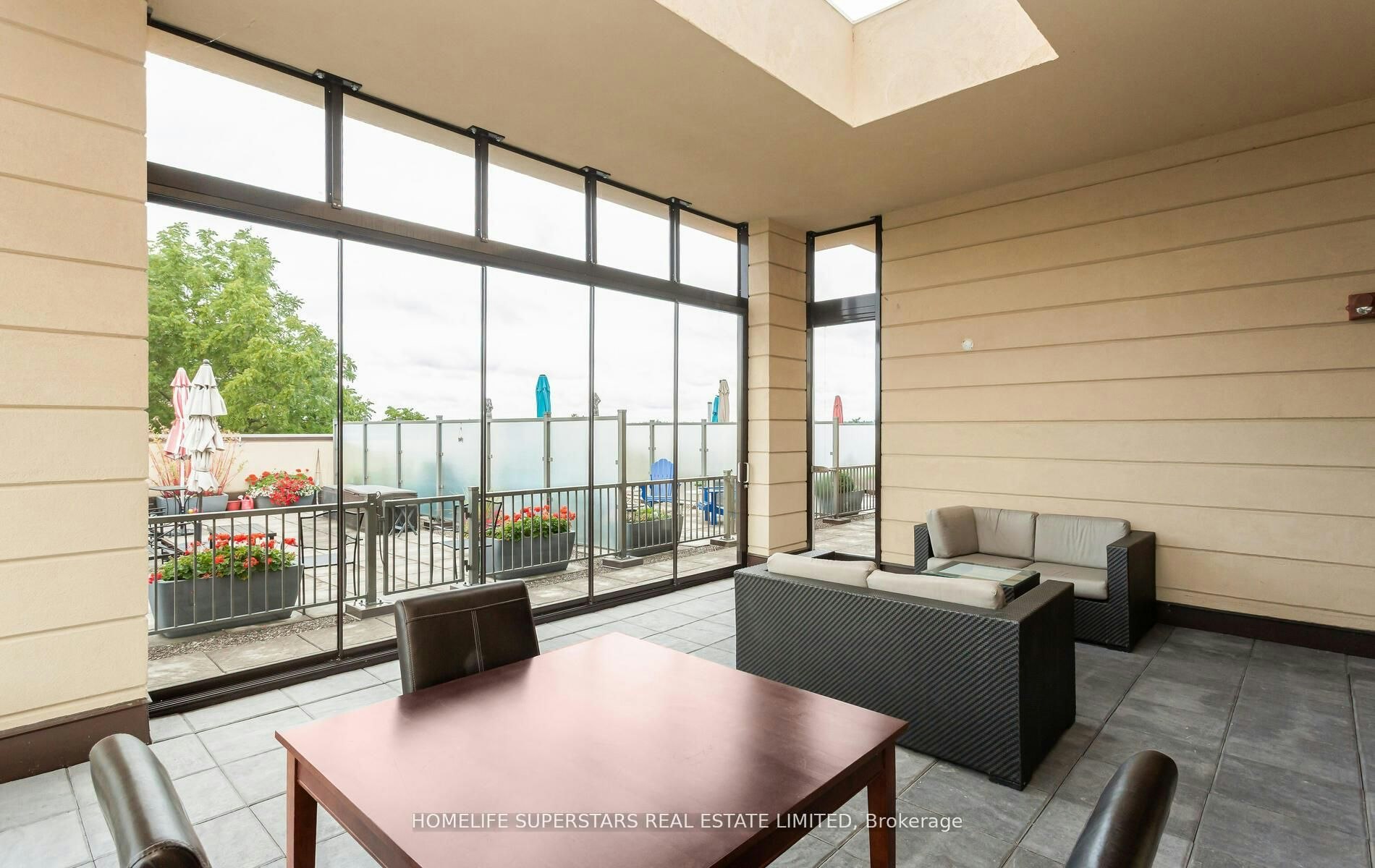 302-205 Lakeshore Road W, Oakville, ON, L6K 0H8 - 10