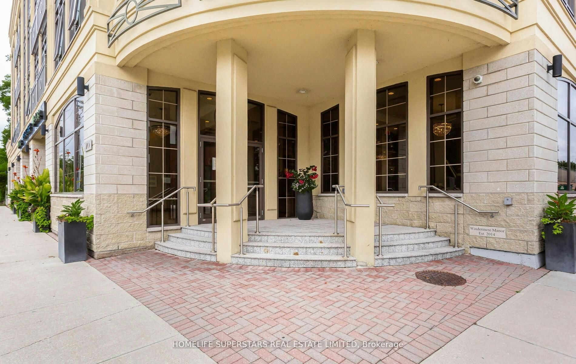 302-205 Lakeshore Road W, Oakville, ON, L6K 0H8 - 3