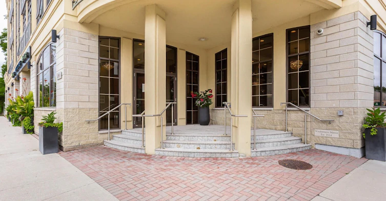 302-205 Lakeshore Road W, Oakville, ON, L6K 0H8 - 3