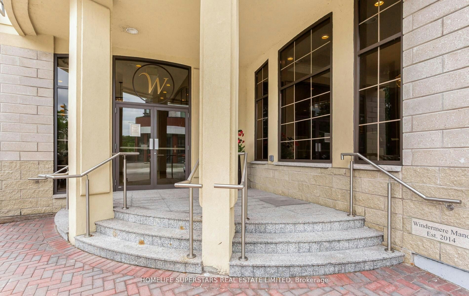 302-205 Lakeshore Road W, Oakville, ON, L6K 0H8 - 2