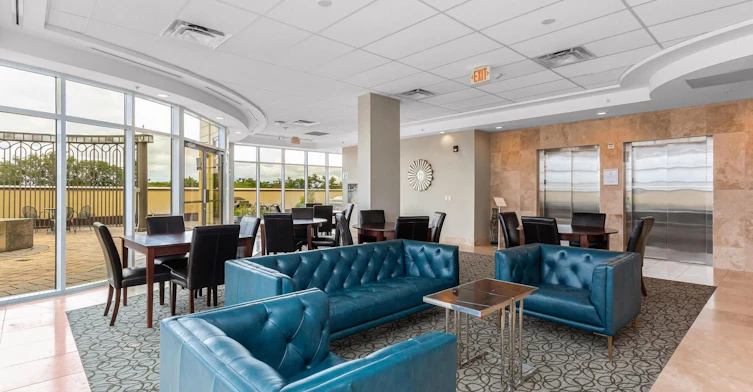 302-205 Lakeshore Road W, Oakville, ON, L6K 0H8 - 34