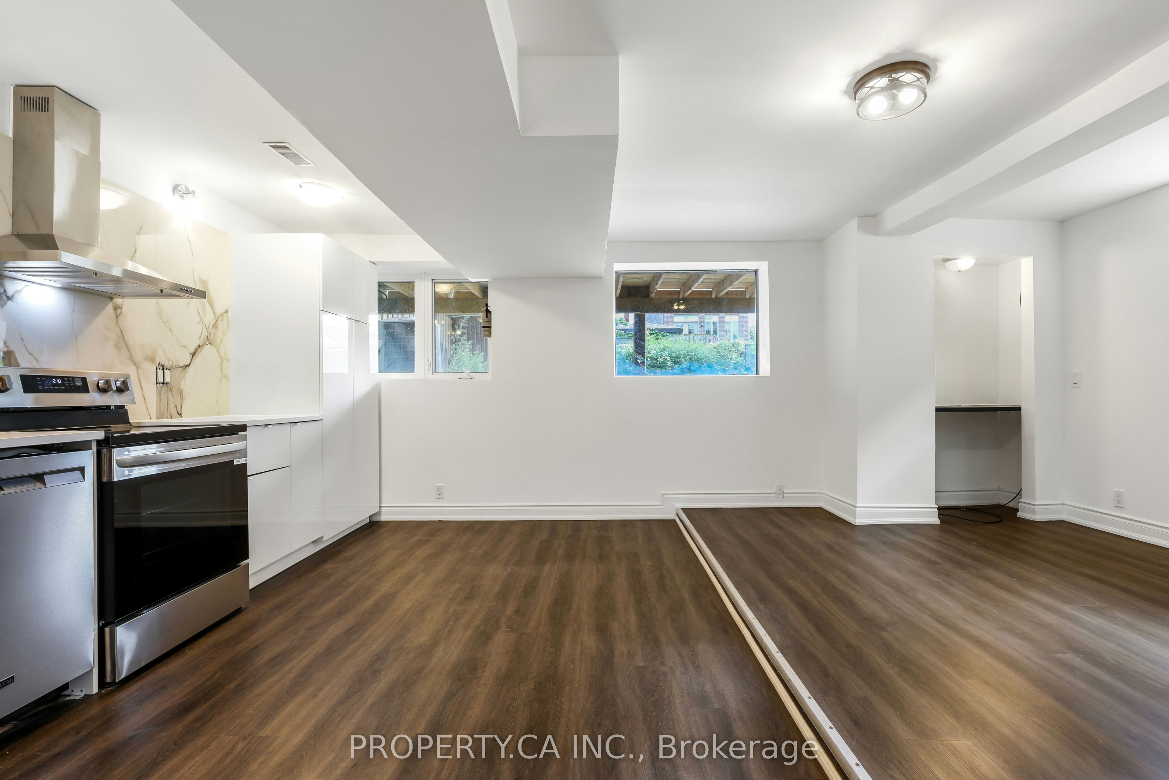 2-121 Melrose Street, Toronto, ON, M8Y 1B4 - 5