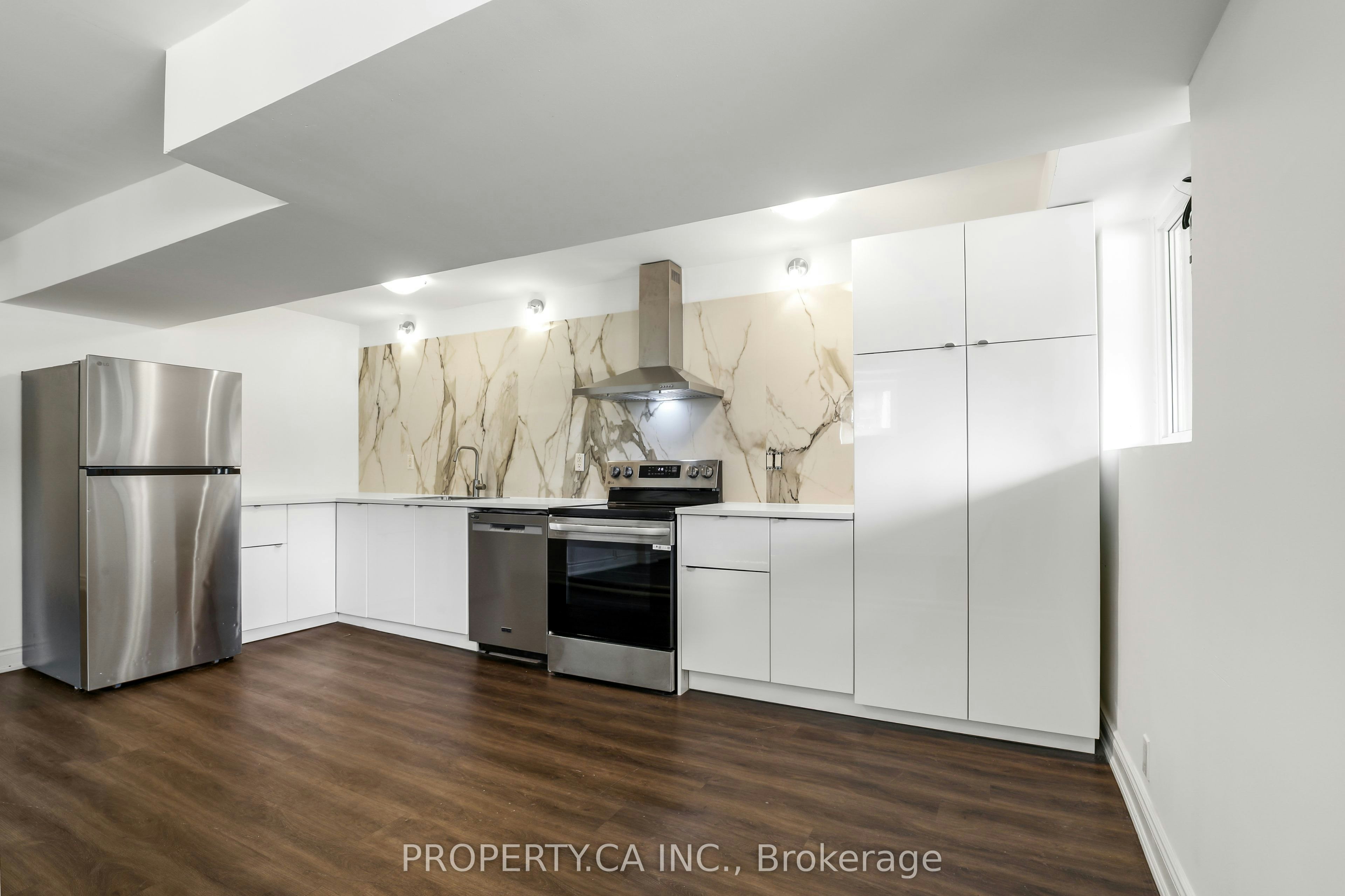 2-121 Melrose Street, Toronto, ON, M8Y 1B4