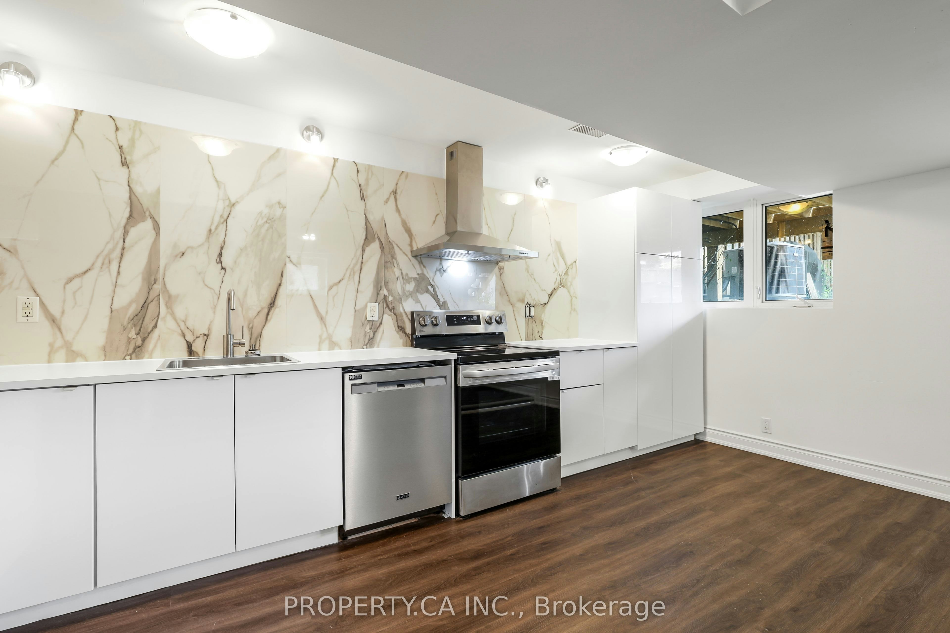 2-121 Melrose Street, Toronto, ON, M8Y 1B4 - 3