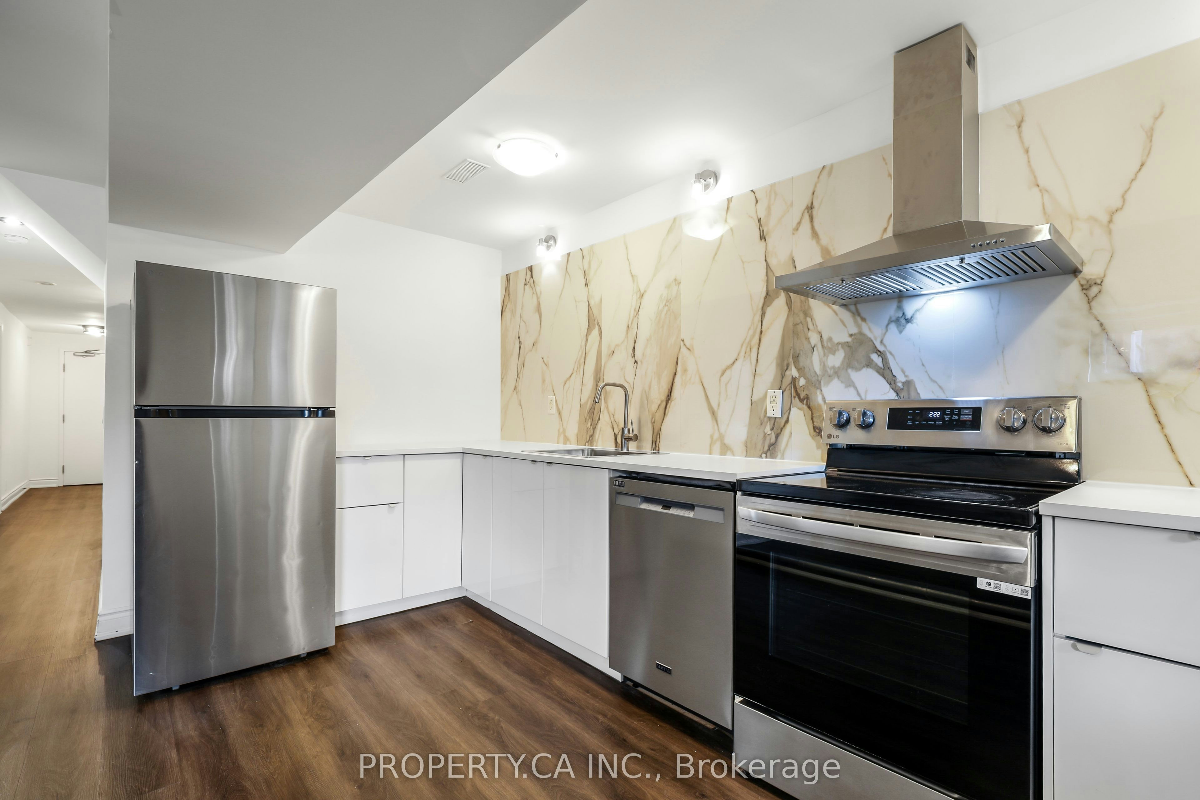 2-121 Melrose Street, Toronto, ON, M8Y 1B4 - 4