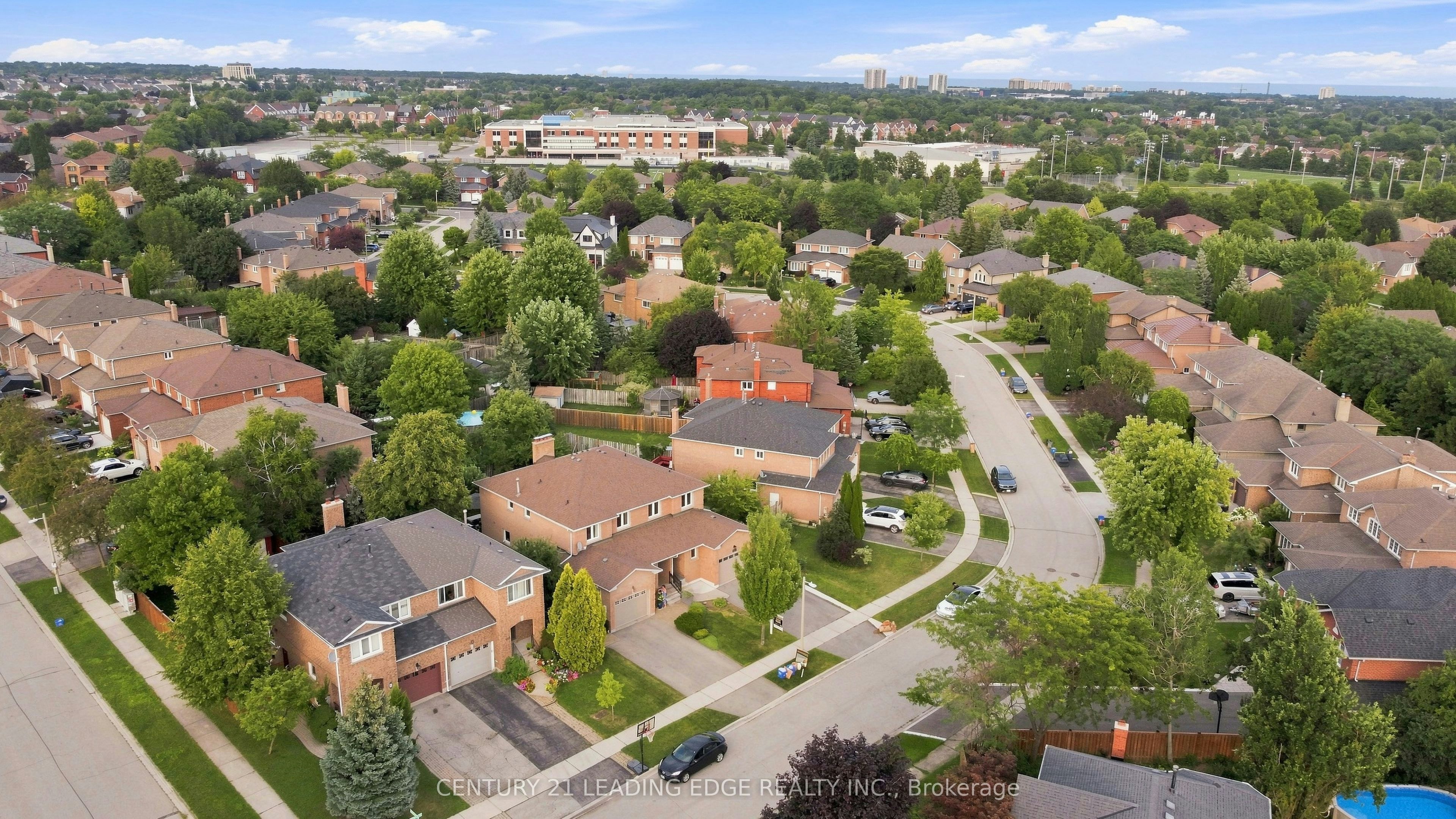183 Hopewell Road, Oakville, ON, L6H 5Y9