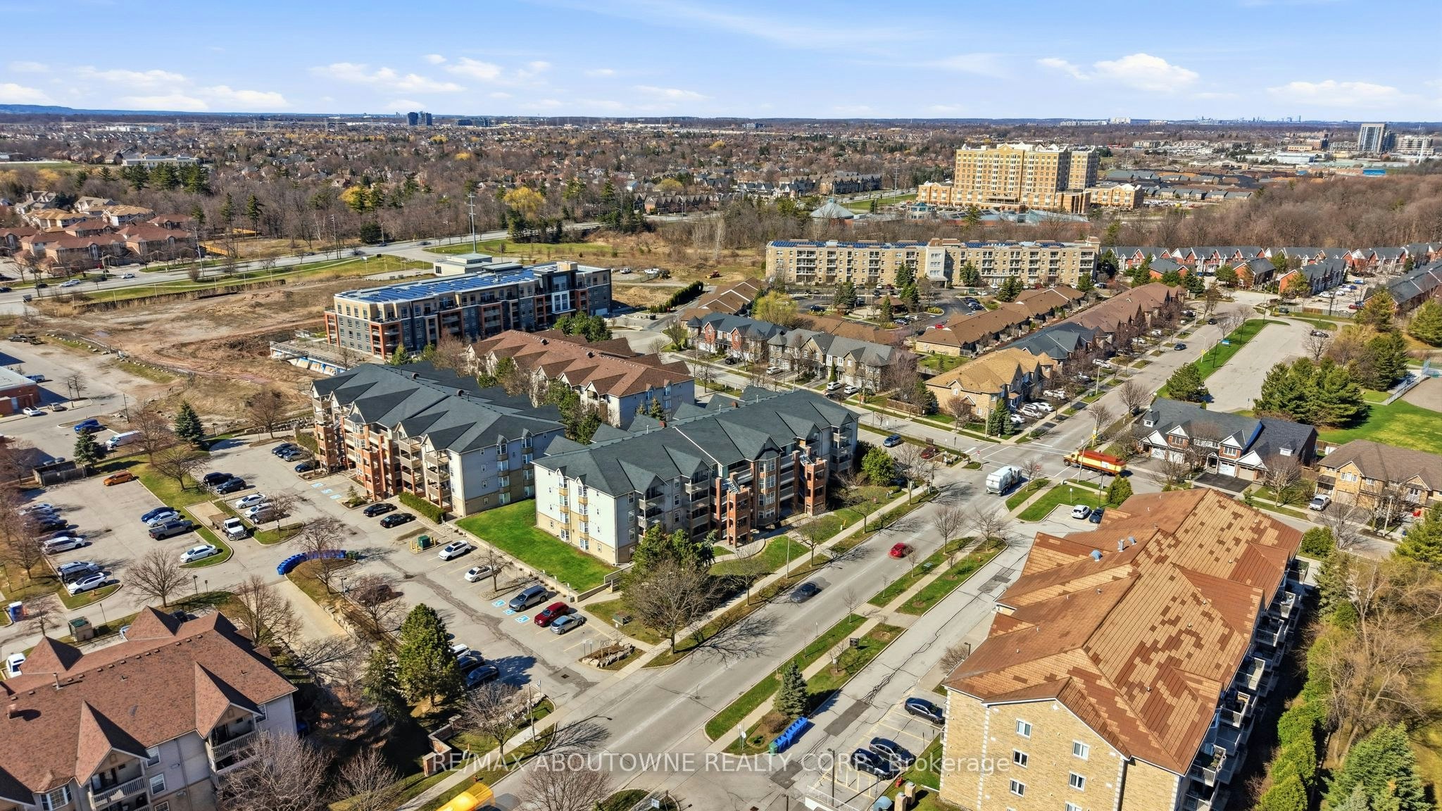 111-4015 Kilmer Drive, Burlington, ON, L7M 4M4