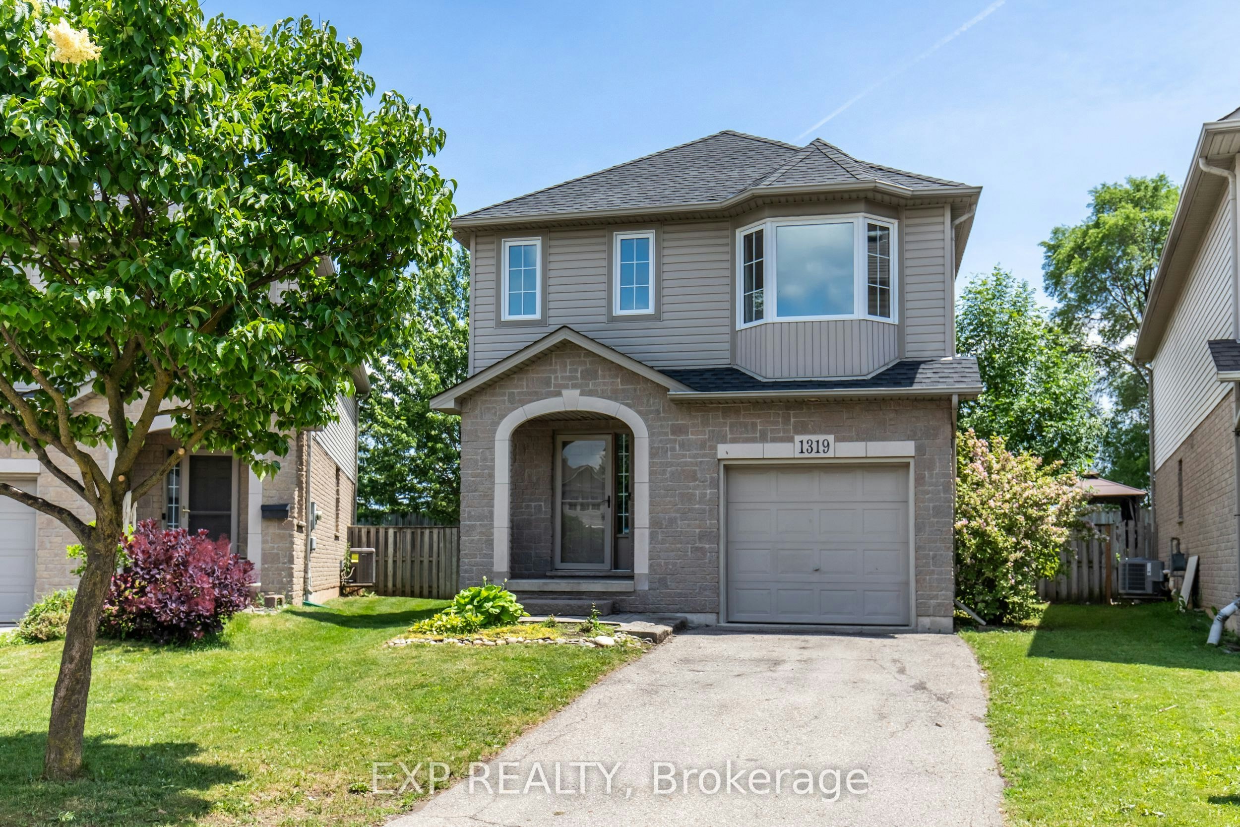 1319 Bonnie Court, Burlington, ON, L7R 5A2