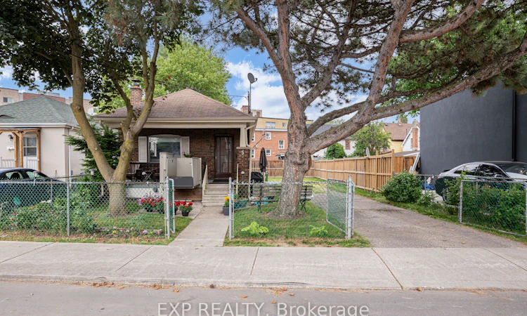 5 Laxis Avenue