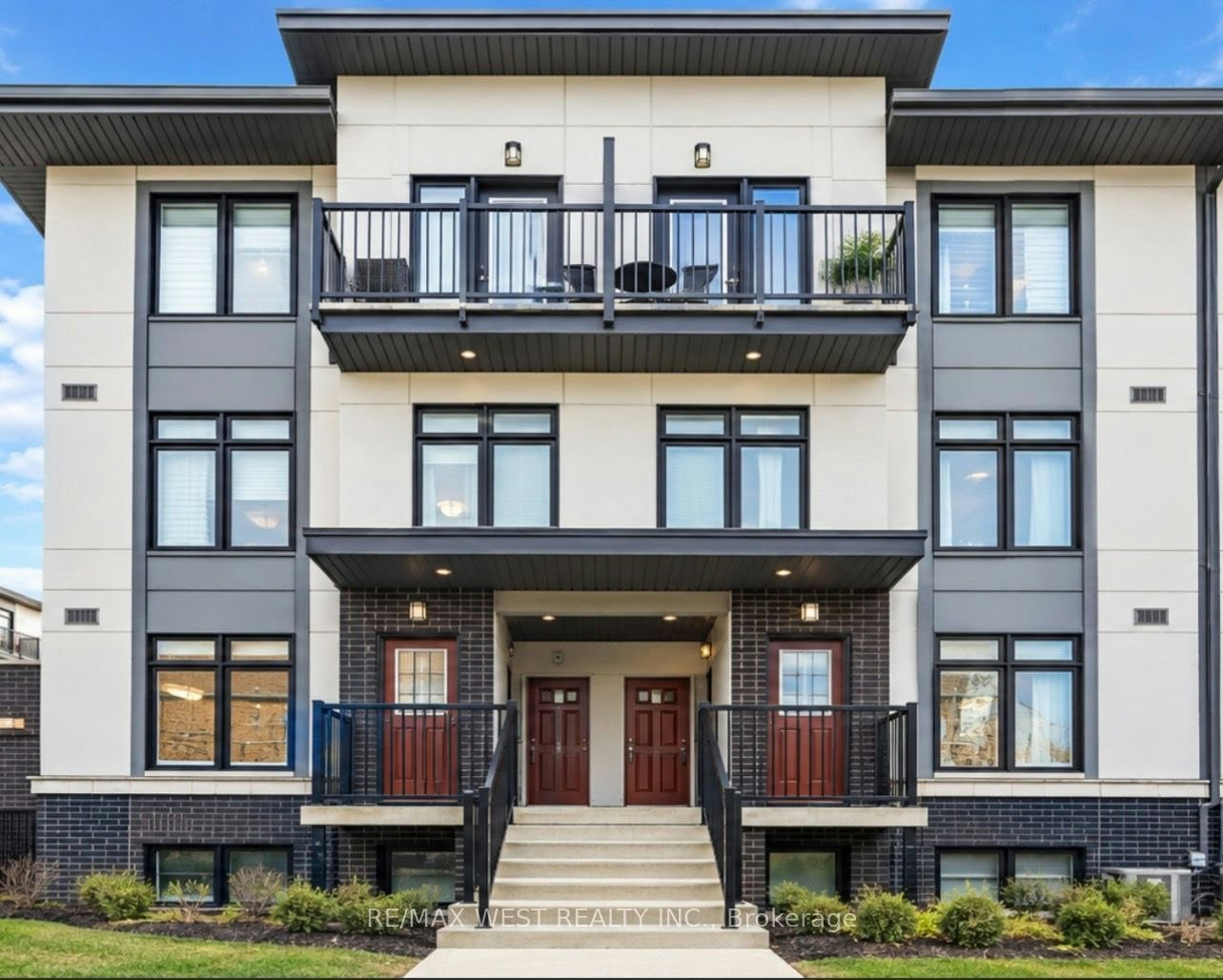 1-6 Bicknell Avenue, Toronto, ON, M6M 0B4