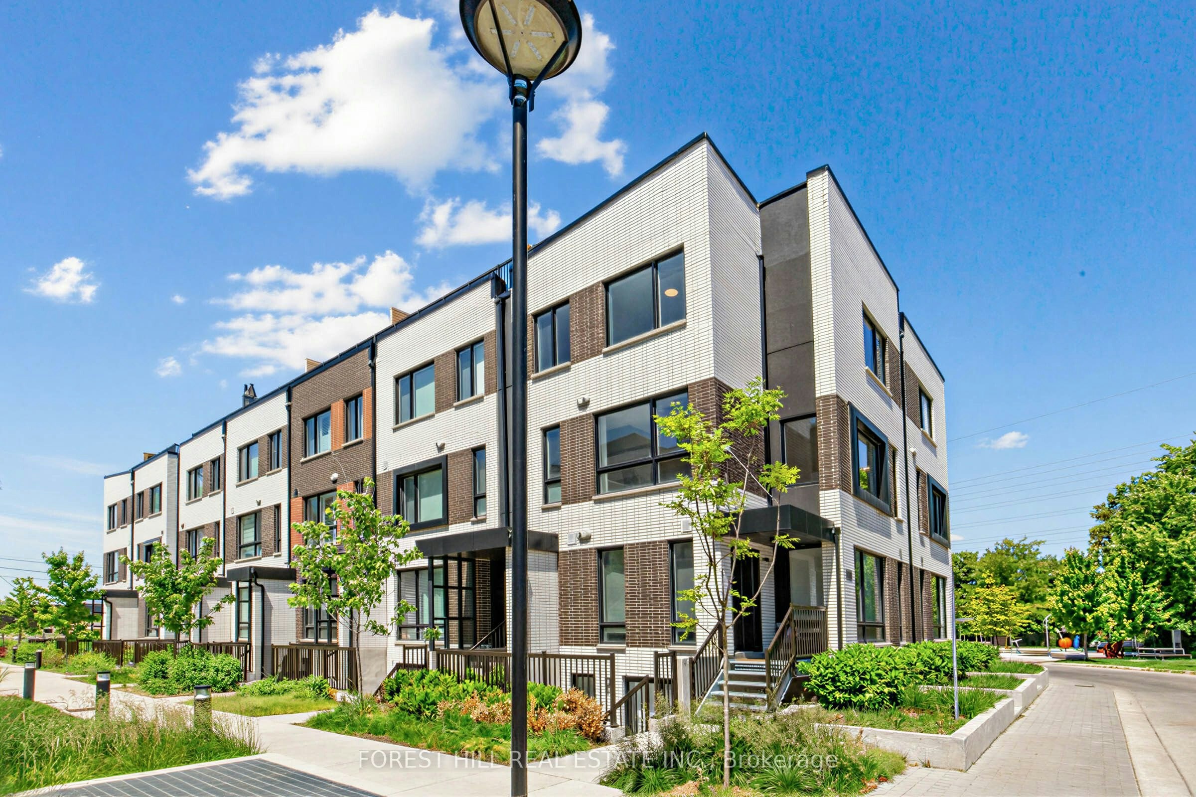 2-40 Ed Clark Gardens, Toronto, ON, M6N 0B5
