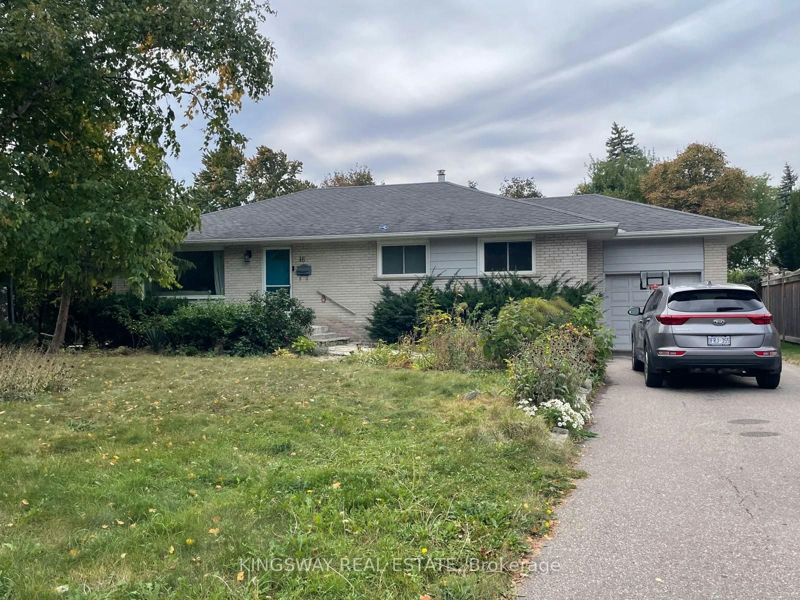 16 Plainsman Road, Mississauga, ON, L5N 1C5