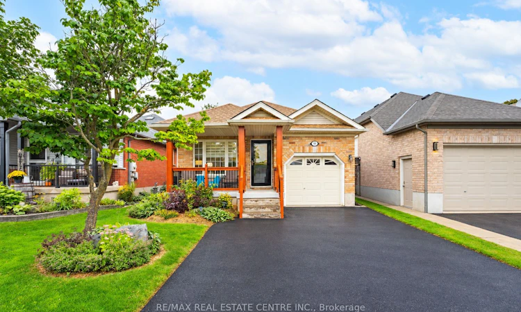 99 Glengarry Road