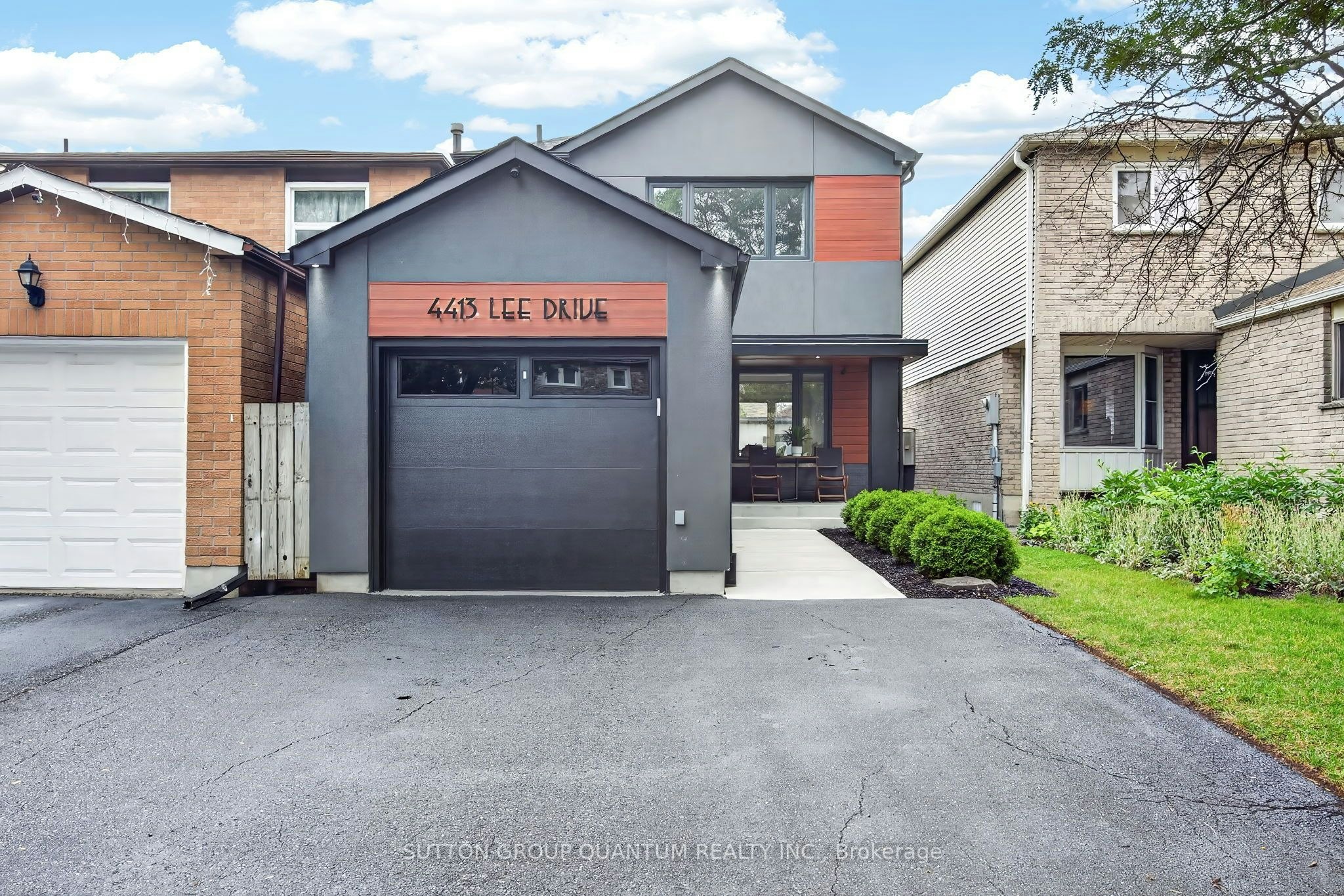 4413 Lee Drive, Mississauga, ON, L4W 4A9