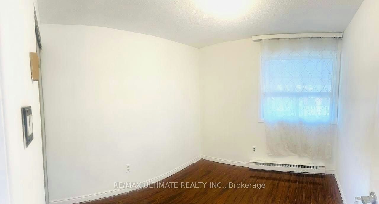 7 Grand River Court, Brampton, ON, L6S 2J8 - 8