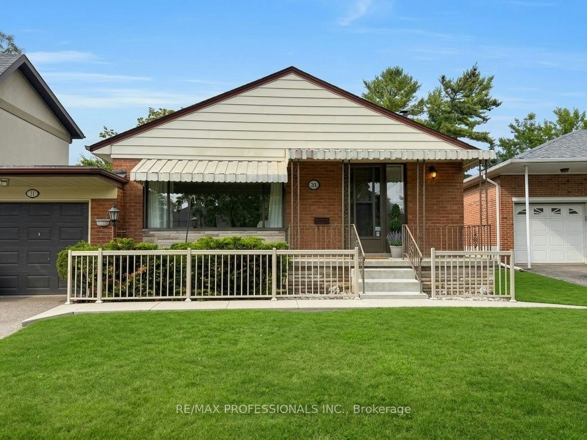 31 Cheshire Drive, Toronto, ON, M9B 2N7