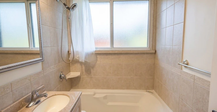 31 Cheshire Drive, Toronto, ON, M9B 2N7 - 5