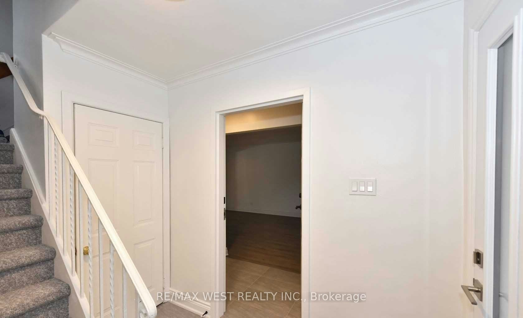 Main-168 Strathnairn Avenue, Toronto, ON, M2M 2G1 - 3
