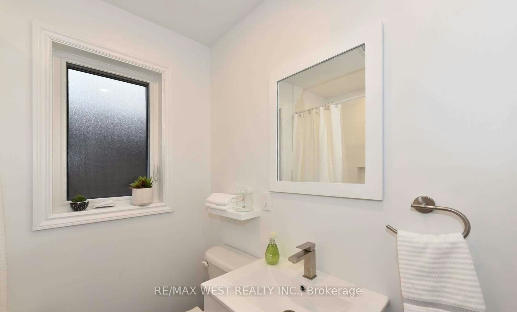 Main-168 Strathnairn Avenue, Toronto, ON, M2M 2G1 - 16