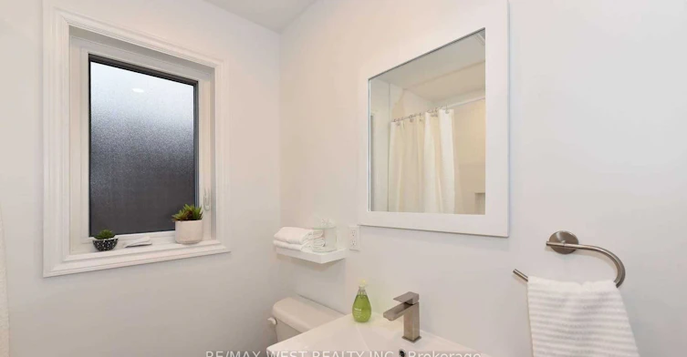 Main-168 Strathnairn Avenue, Toronto, ON, M2M 2G1 - 16
