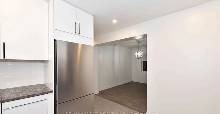 Main-168 Strathnairn Avenue, Toronto, ON, M2M 2G1 - 9