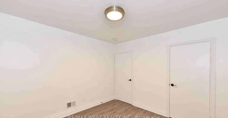 Main-168 Strathnairn Avenue, Toronto, ON, M2M 2G1 - 14