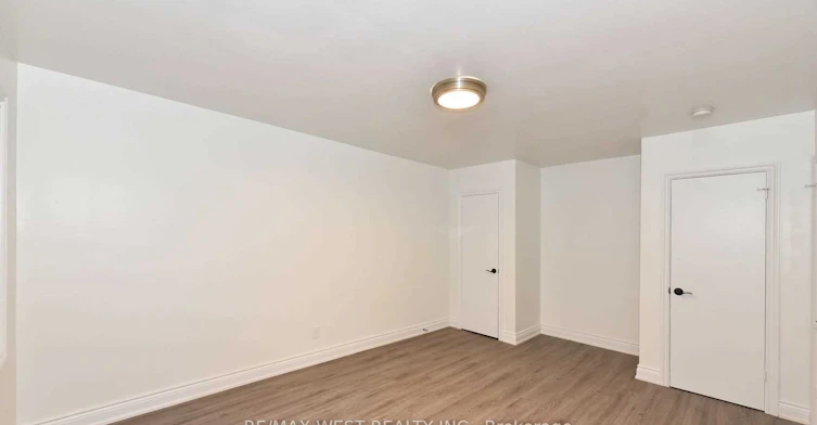 Main-168 Strathnairn Avenue, Toronto, ON, M2M 2G1 - 11