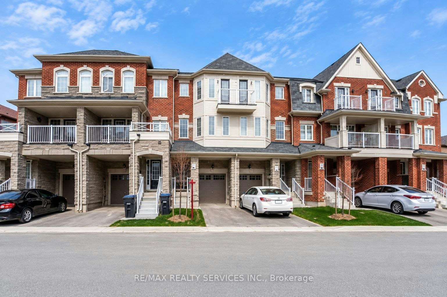 8 Rabbit Run Way, Brampton, ON, L6Z 0J2