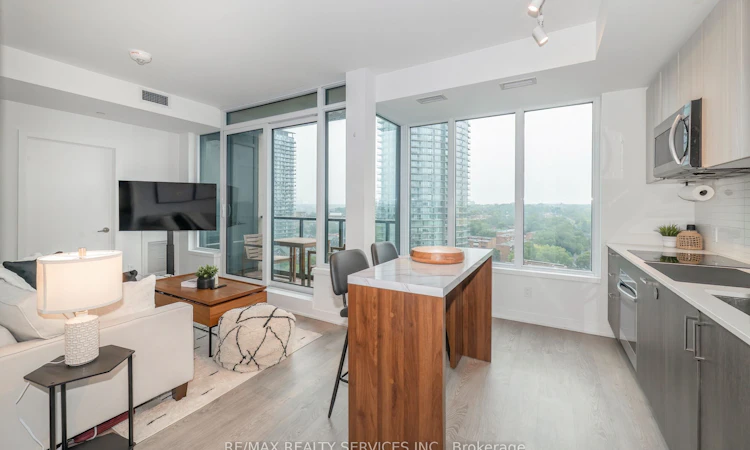 1616-1926 Lake Shore Boulevard W