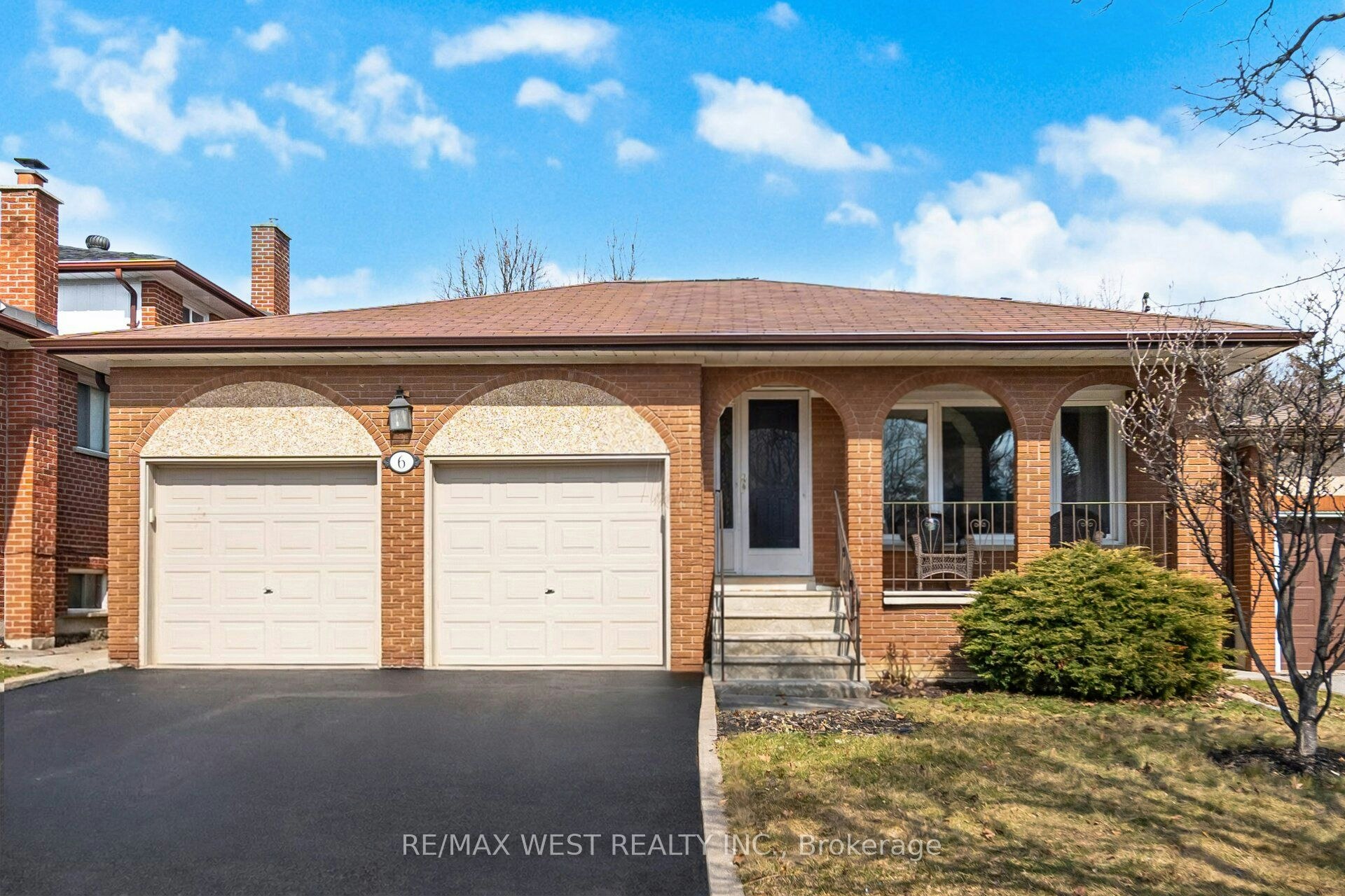 6 Disan Court, Toronto, ON, M9V 4A7