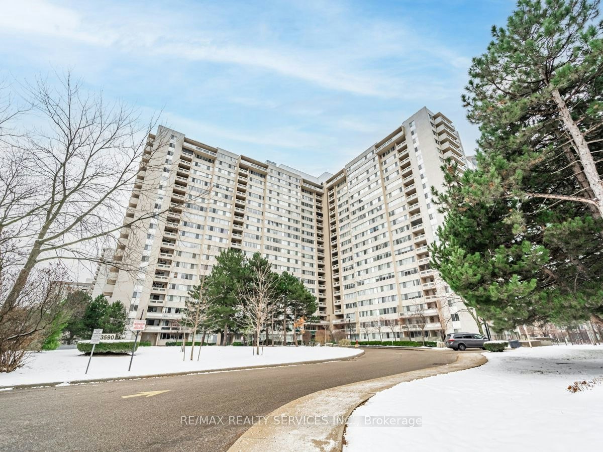 1108-3590 Kaneff Crescent, Mississauga, ON, L5A 3X3