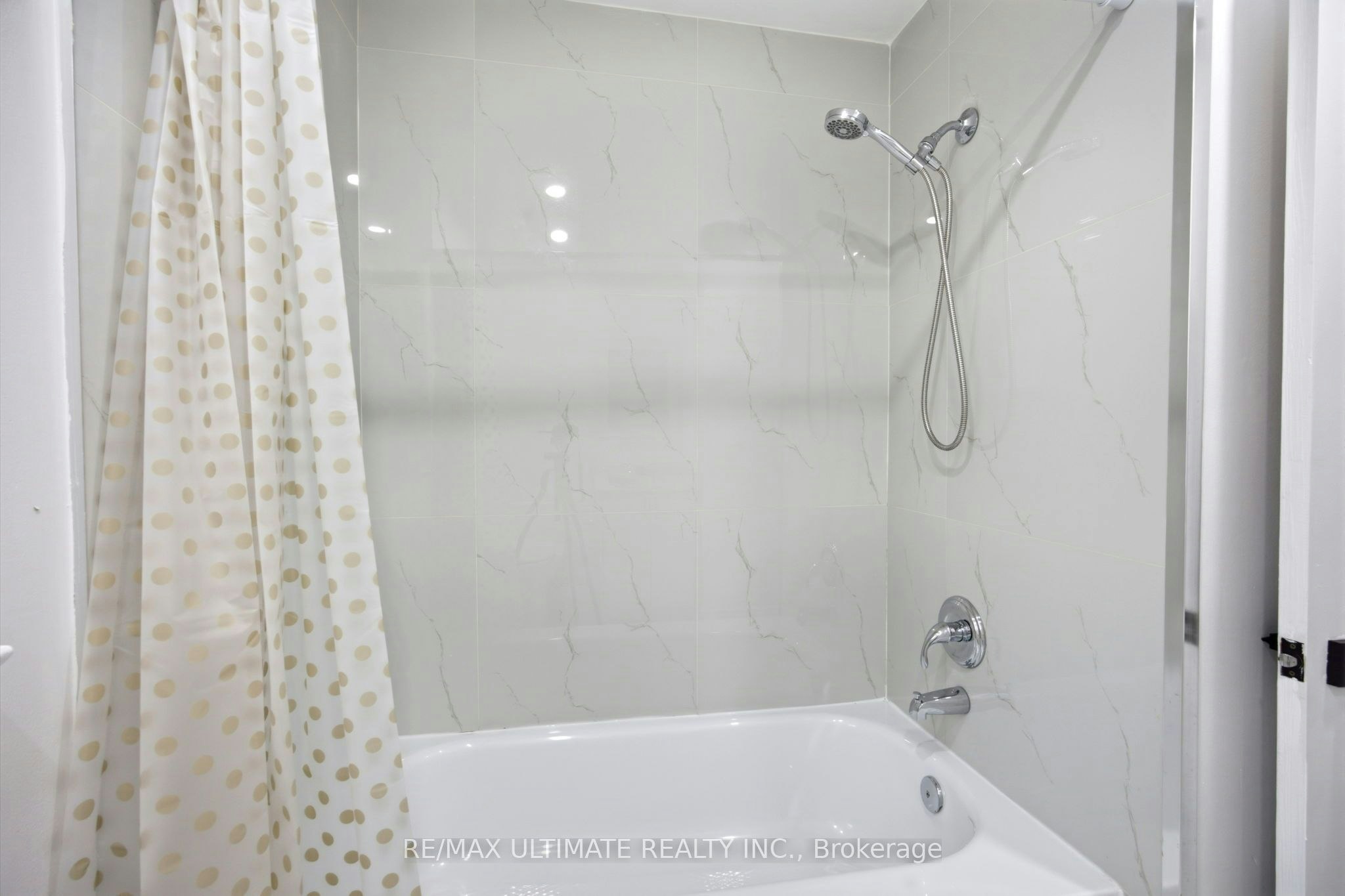 355 Culford Road, Toronto, ON, M6L 2V8