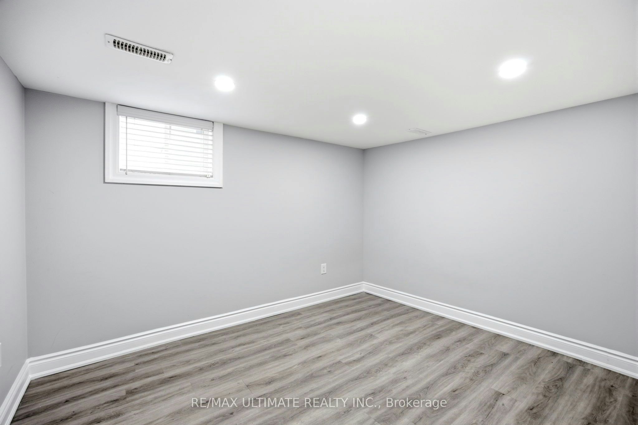 355 Culford Road, Toronto, ON, M6L 2V8 - 7