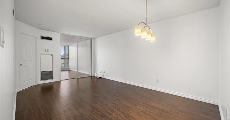 731-22 Southport Street, Toronto, ON, M6S 4Y9 - 18