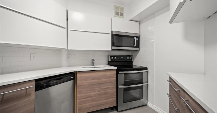 731-22 Southport Street, Toronto, ON, M6S 4Y9 - 14