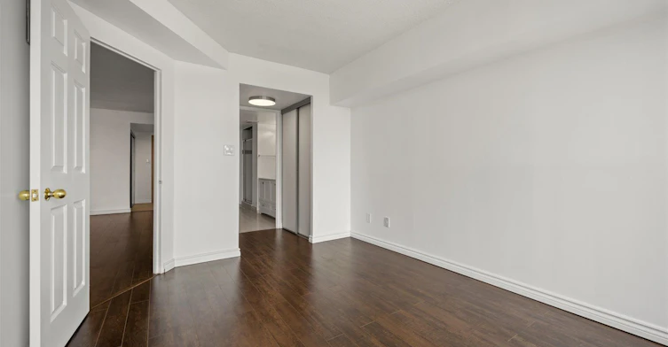 731-22 Southport Street, Toronto, ON, M6S 4Y9 - 24