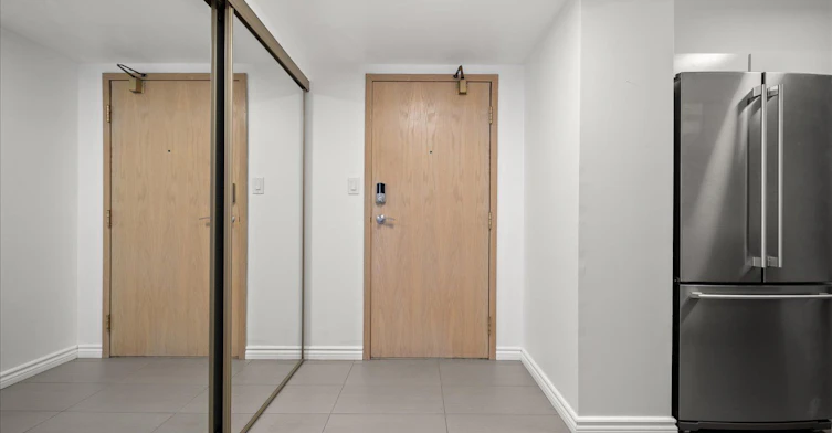 731-22 Southport Street, Toronto, ON, M6S 4Y9 - 10