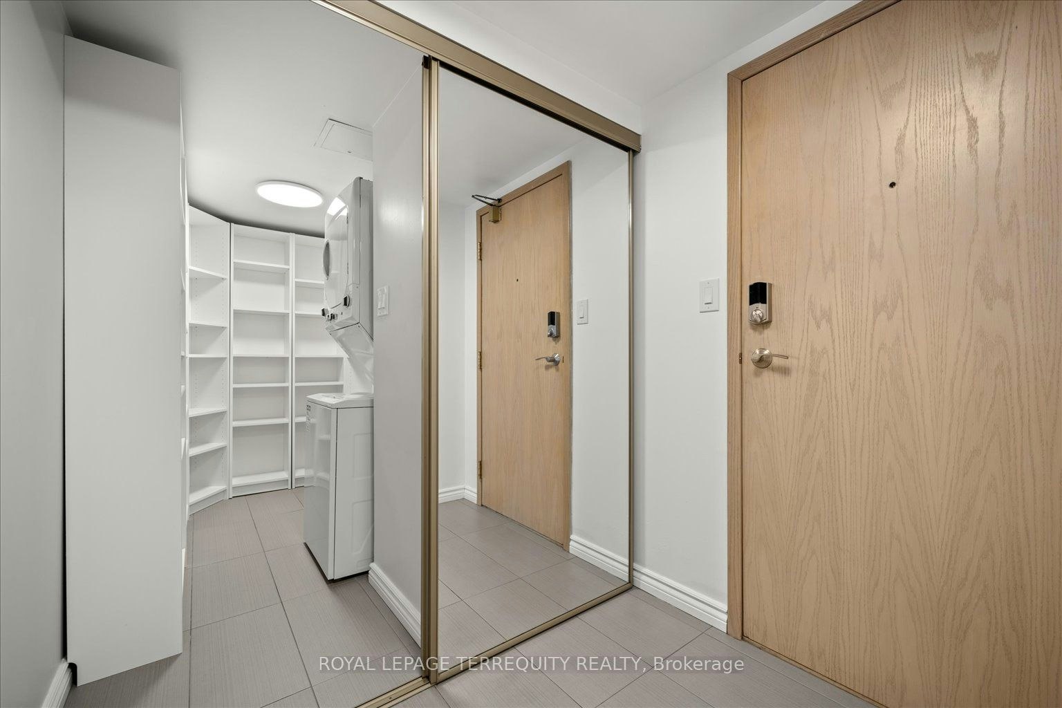 731-22 Southport Street, Toronto, ON, M6S 4Y9 - 17