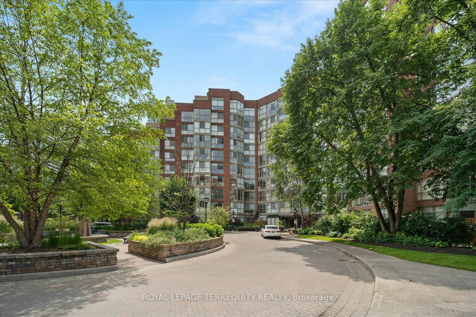 731-22 Southport Street, Toronto, ON, M6S 4Y9 - 3