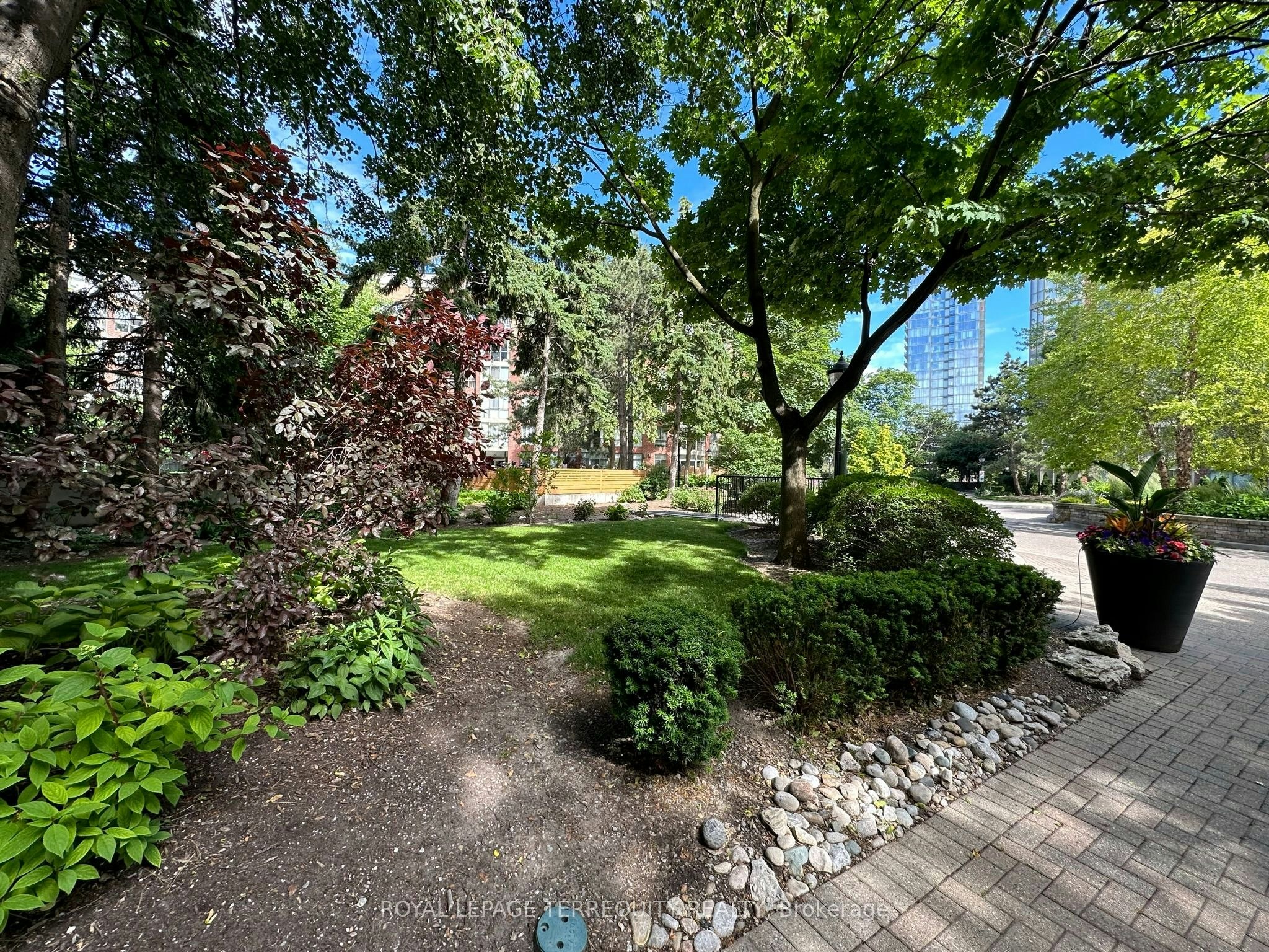 731-22 Southport Street, Toronto, ON, M6S 4Y9 - 5