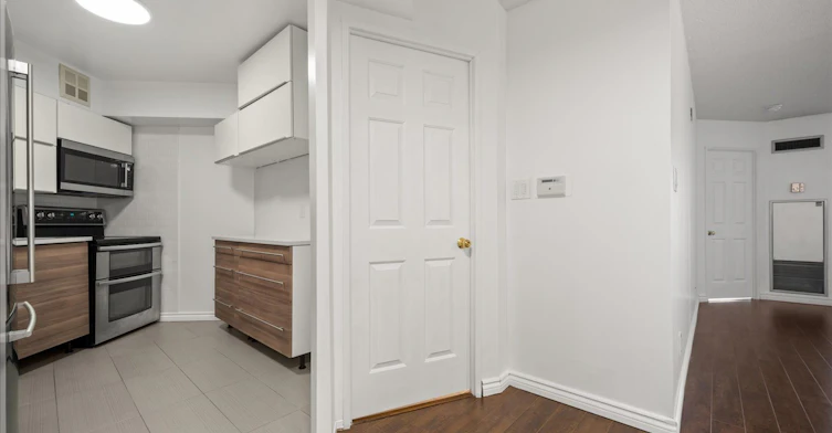 731-22 Southport Street, Toronto, ON, M6S 4Y9 - 12